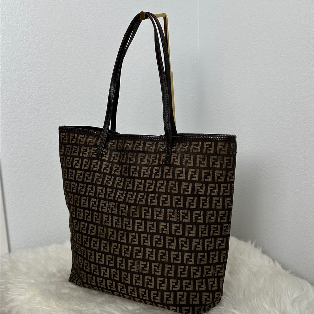 💯 Authentic Fendi Monogram Brown Tote Bag🍀 - Picture 16 of 16